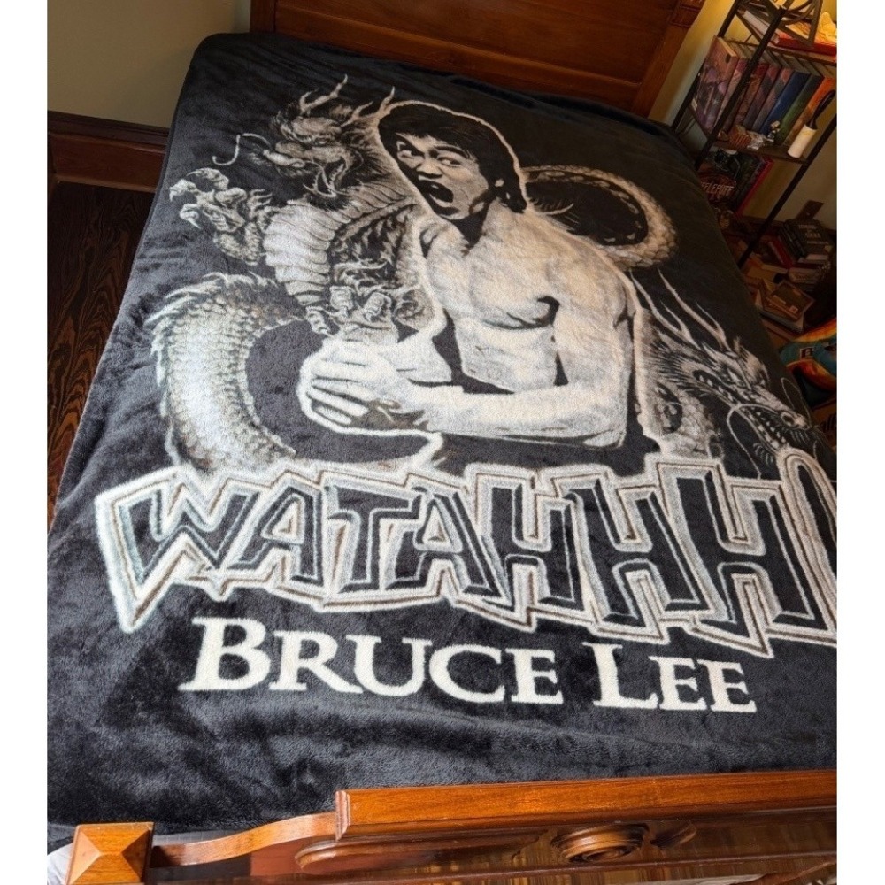 Vintage BRUCE LEE WATAHHH! Graphic Acrylic Soft Plush Heavy Blanket RARE Flawed